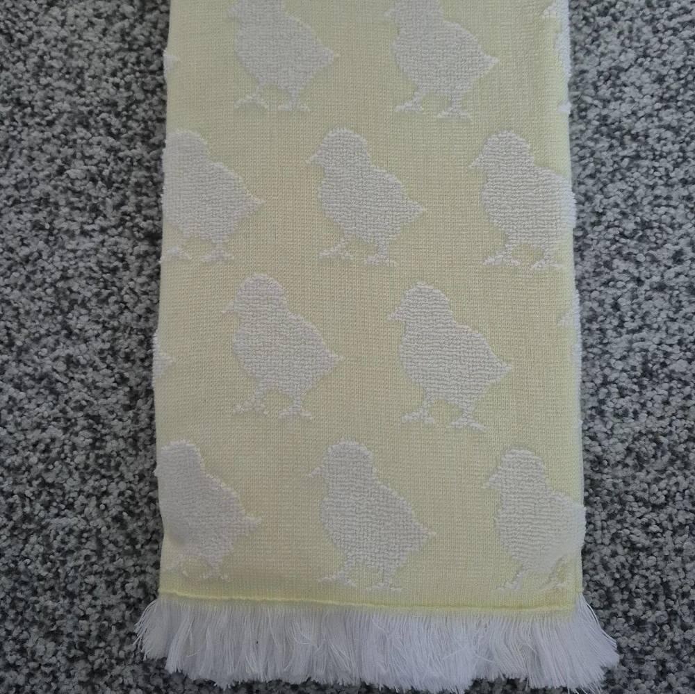 LADINNE SET OF 3 KITCHEN TOWELS EASTER YELLOW WITH CHICKS FRINGE 20 X 30 NIP